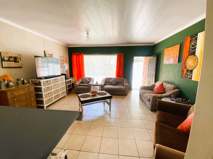 2 Bedroom Property for Sale in Pellissier Free State